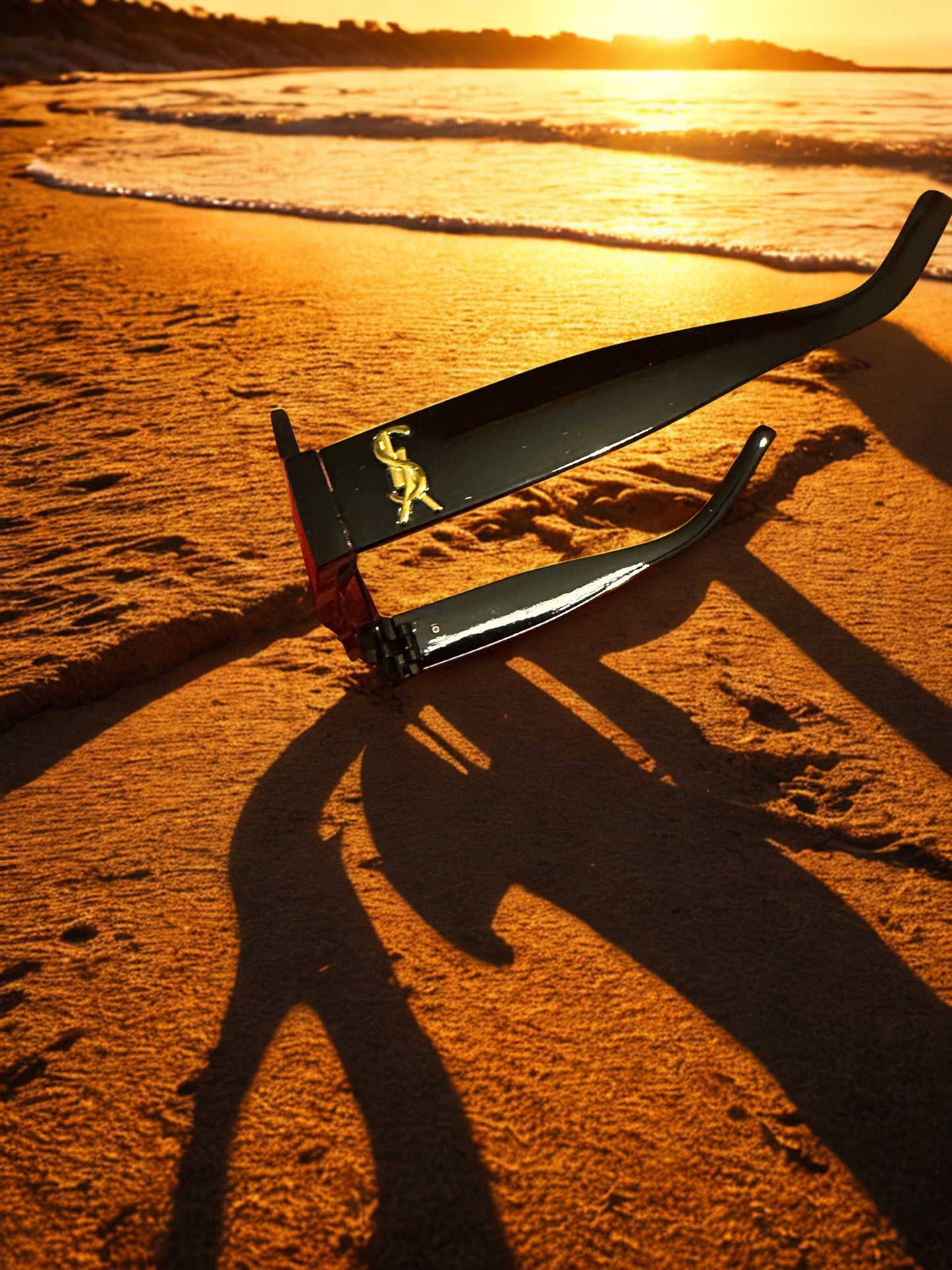 Gafas de Sol Elegantes con Detalle Dorado – Estilo Premium