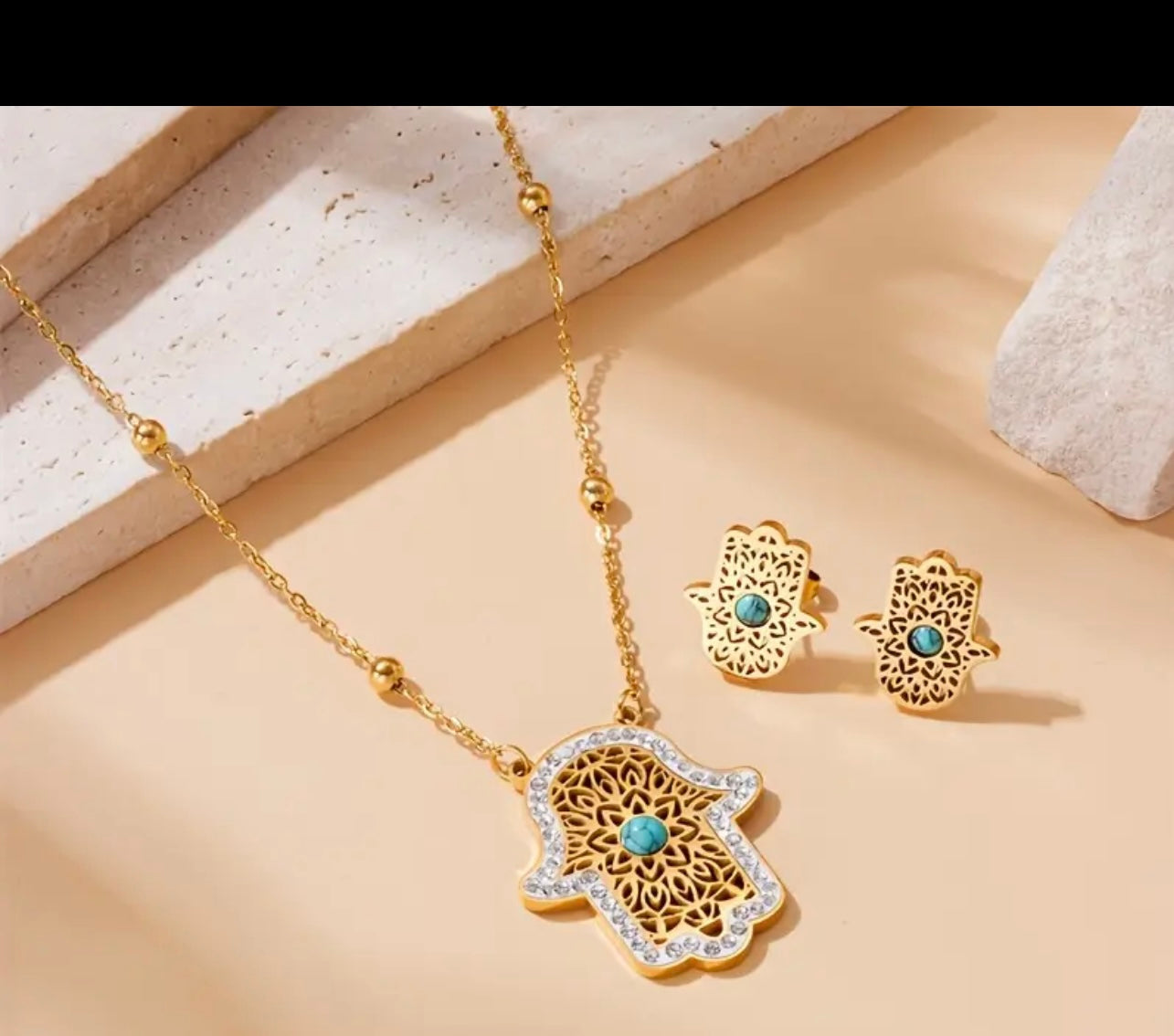 Set Dorado en Acero Inoxidable – Collar y Aretes Mano de Fátima con Detalles Turquesa